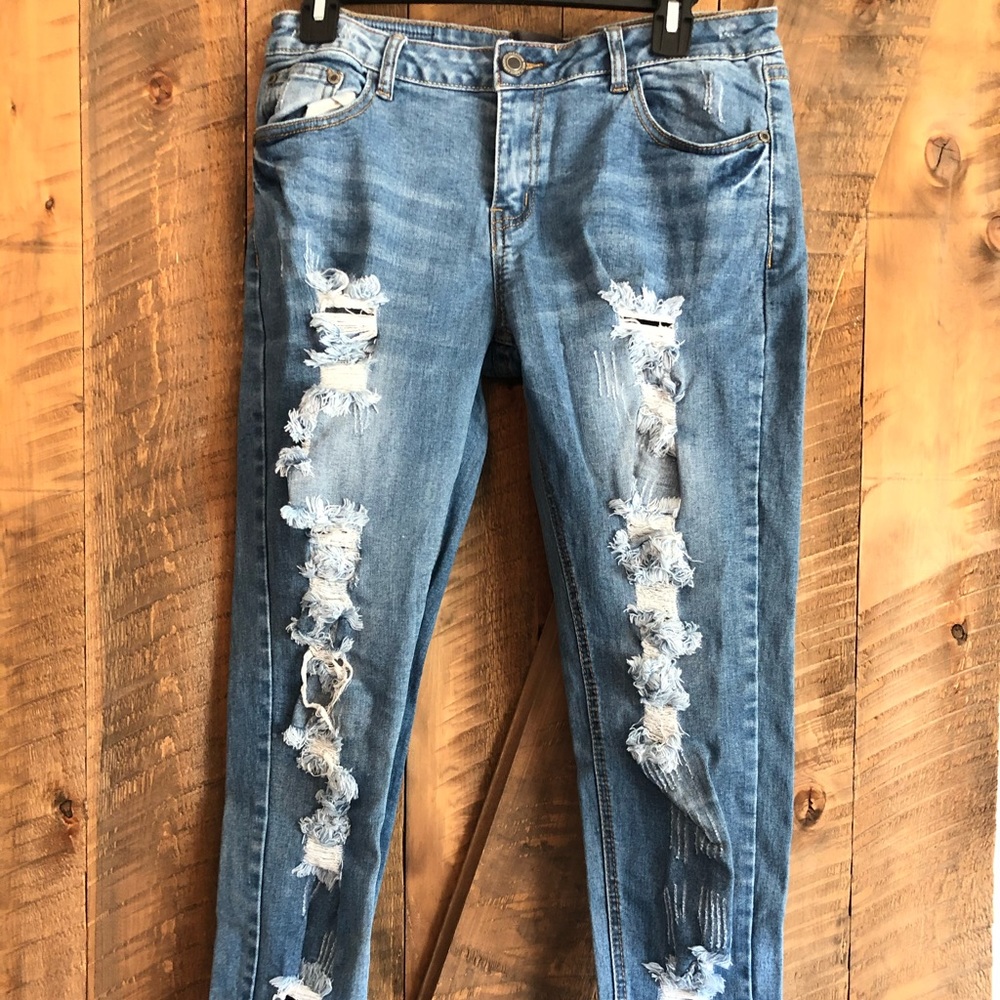 Ripped skinny jeans